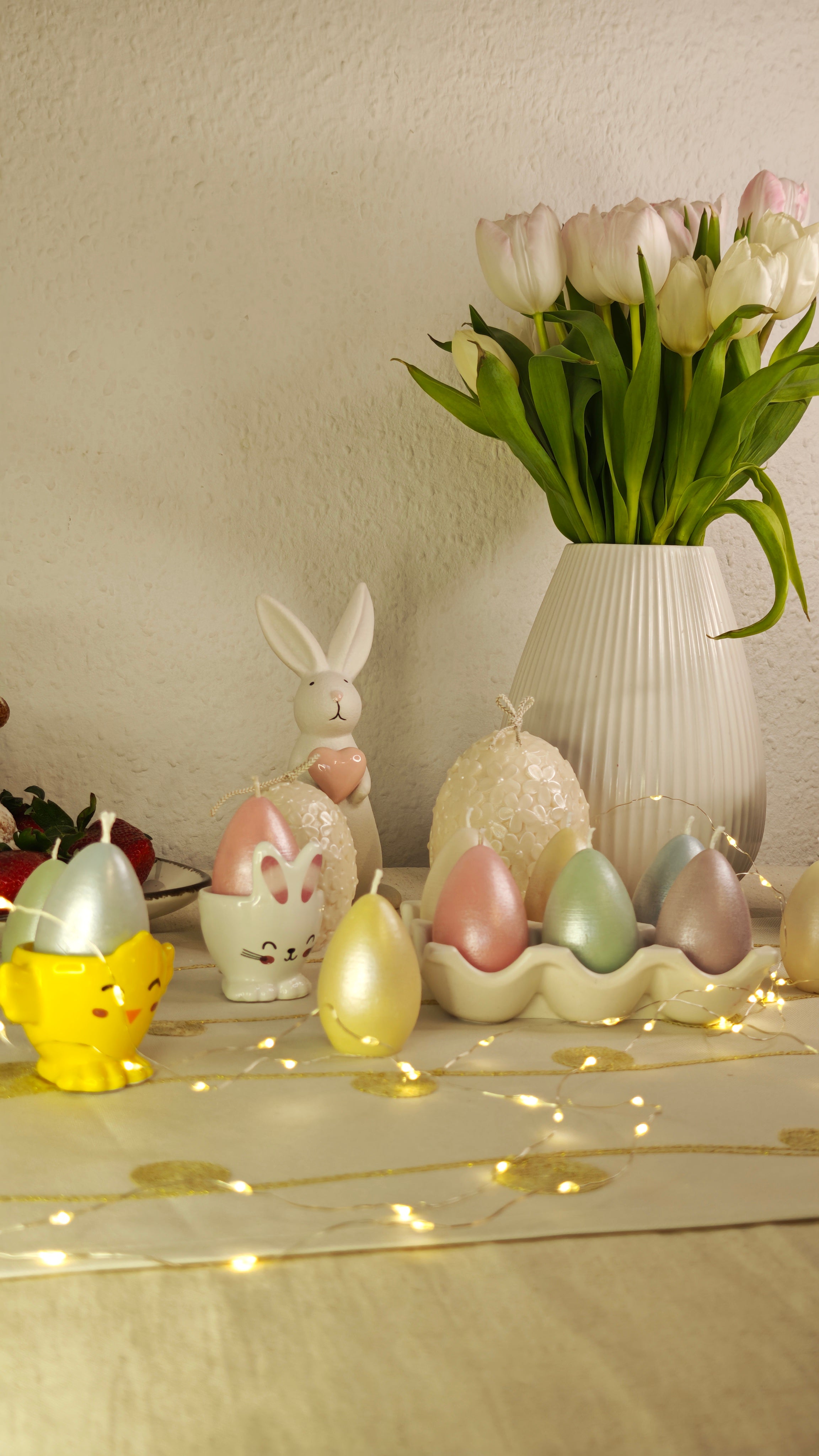 Osterkerze Ei aus Rapswachs handgemachte Kerze Osterdeko