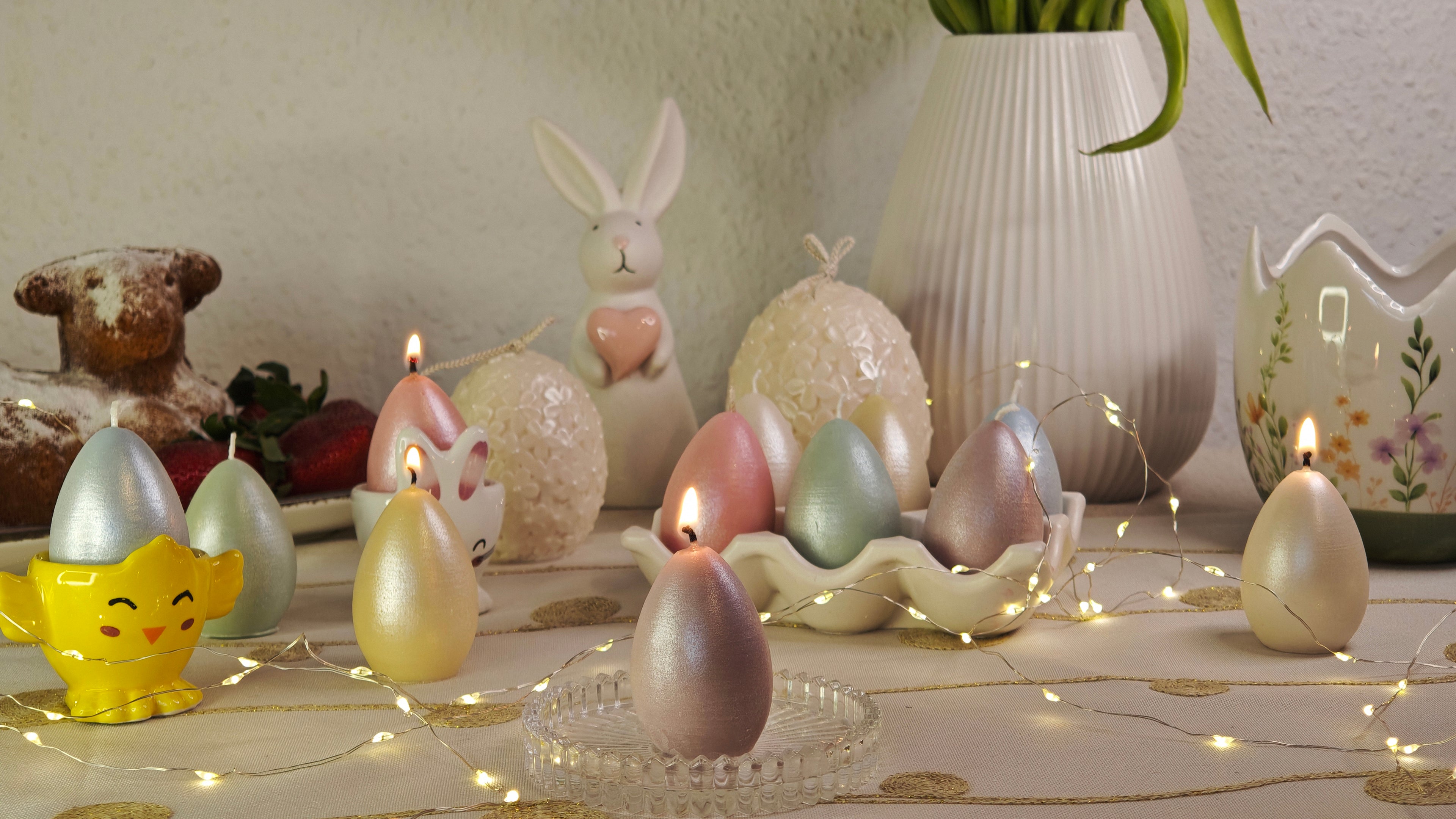 Osterkerze Ei aus Rapswachs handgemachte Kerze Osterdeko