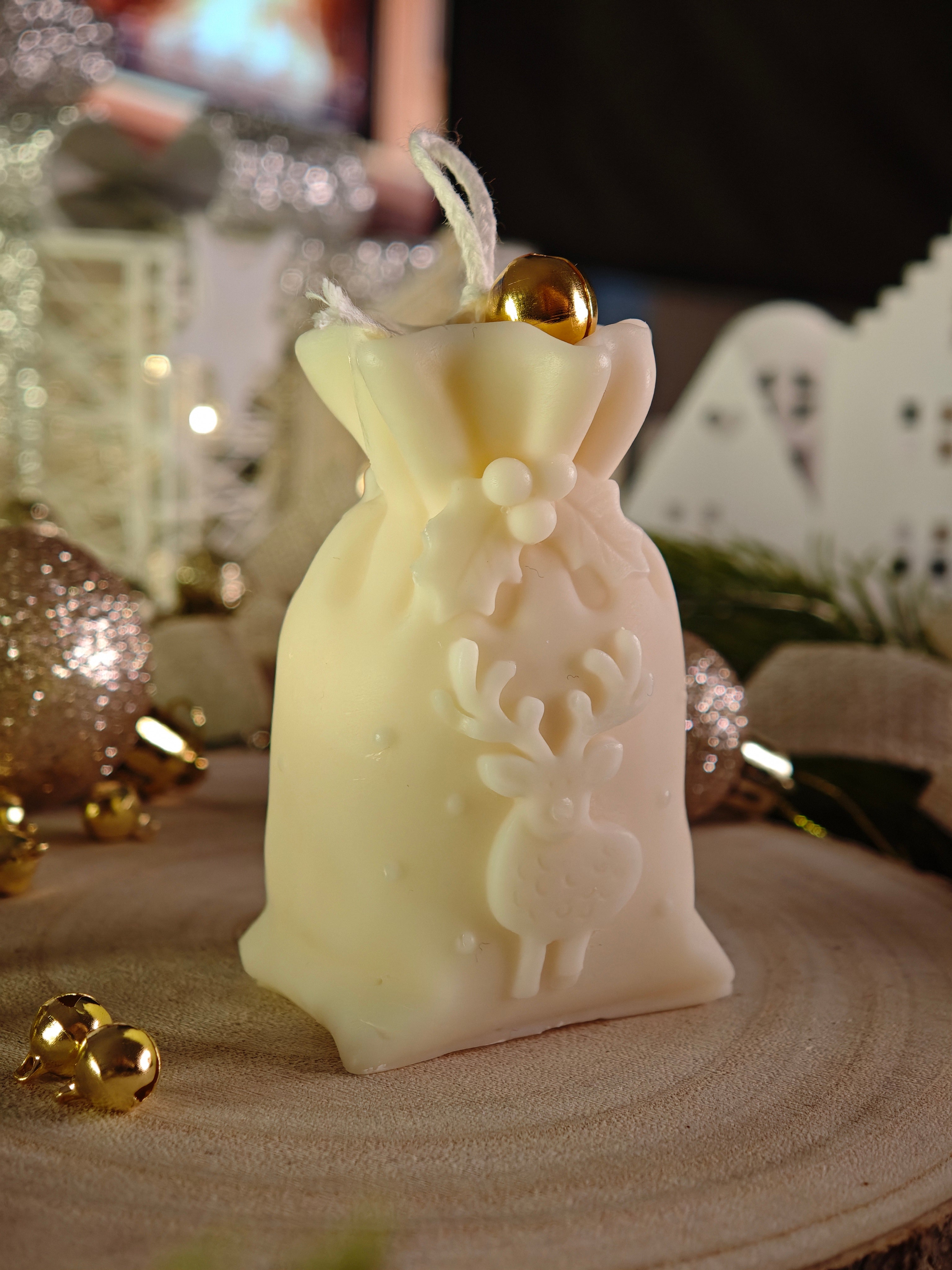 Handgemachte Geschenkbeutel-Kerze – Weihnachtsedition (vegan & nachhaltig)