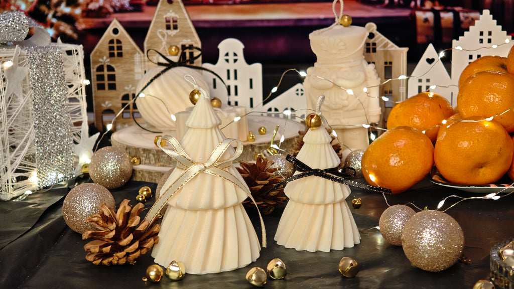 Handgemachte Weihnachtsbaum-Kerze (vegan & nachhaltig, in zwei Größen)