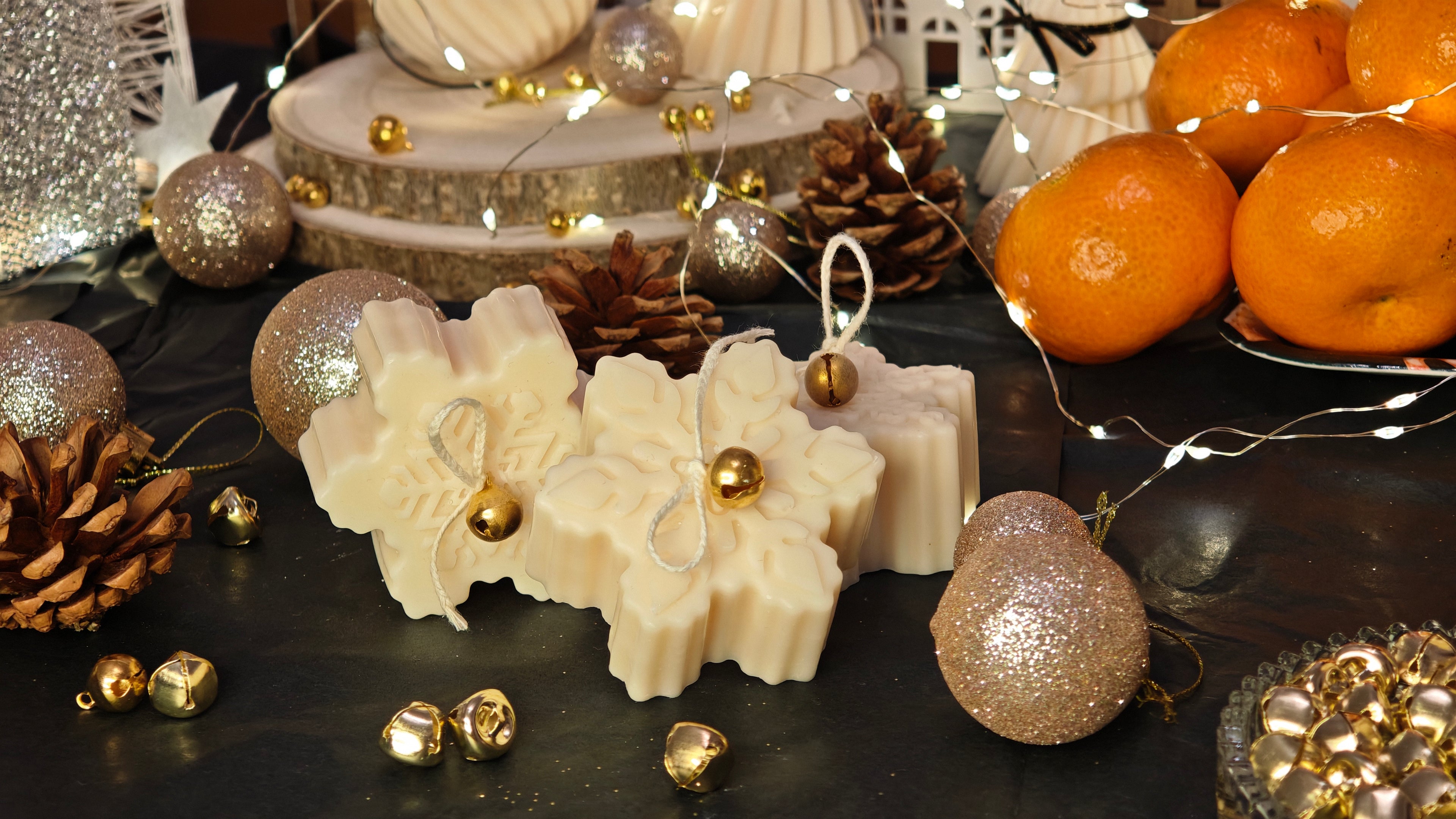 Handgemachte Schneeflocken-Kerze – (vegan & nachhaltig)