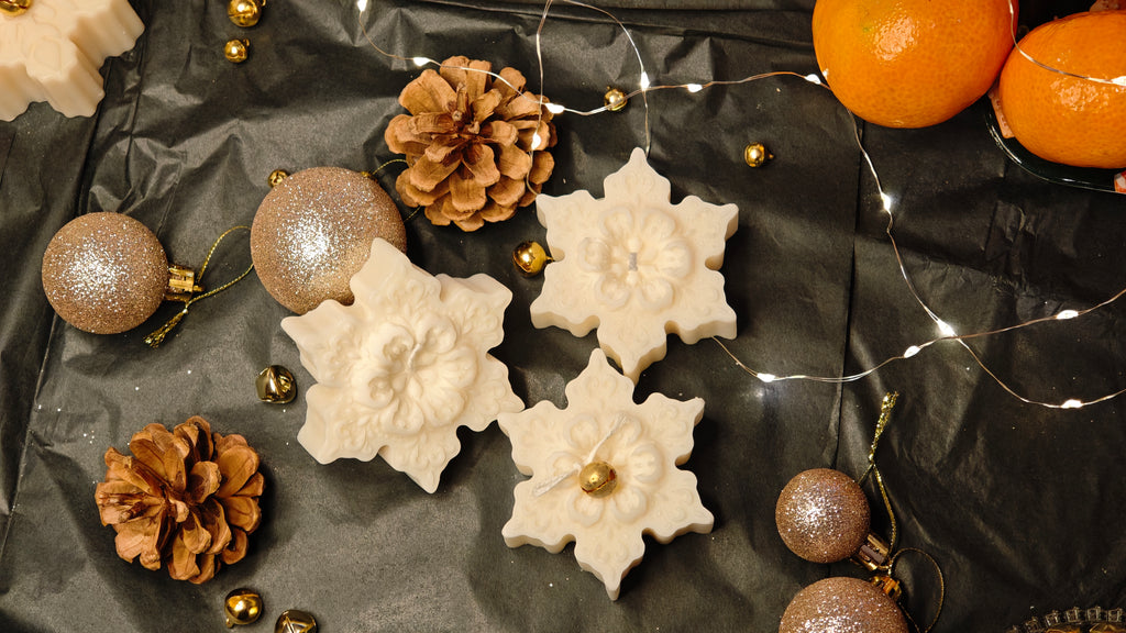 Handgemachte Schneeflocken-Kerze – (vegan & nachhaltig)