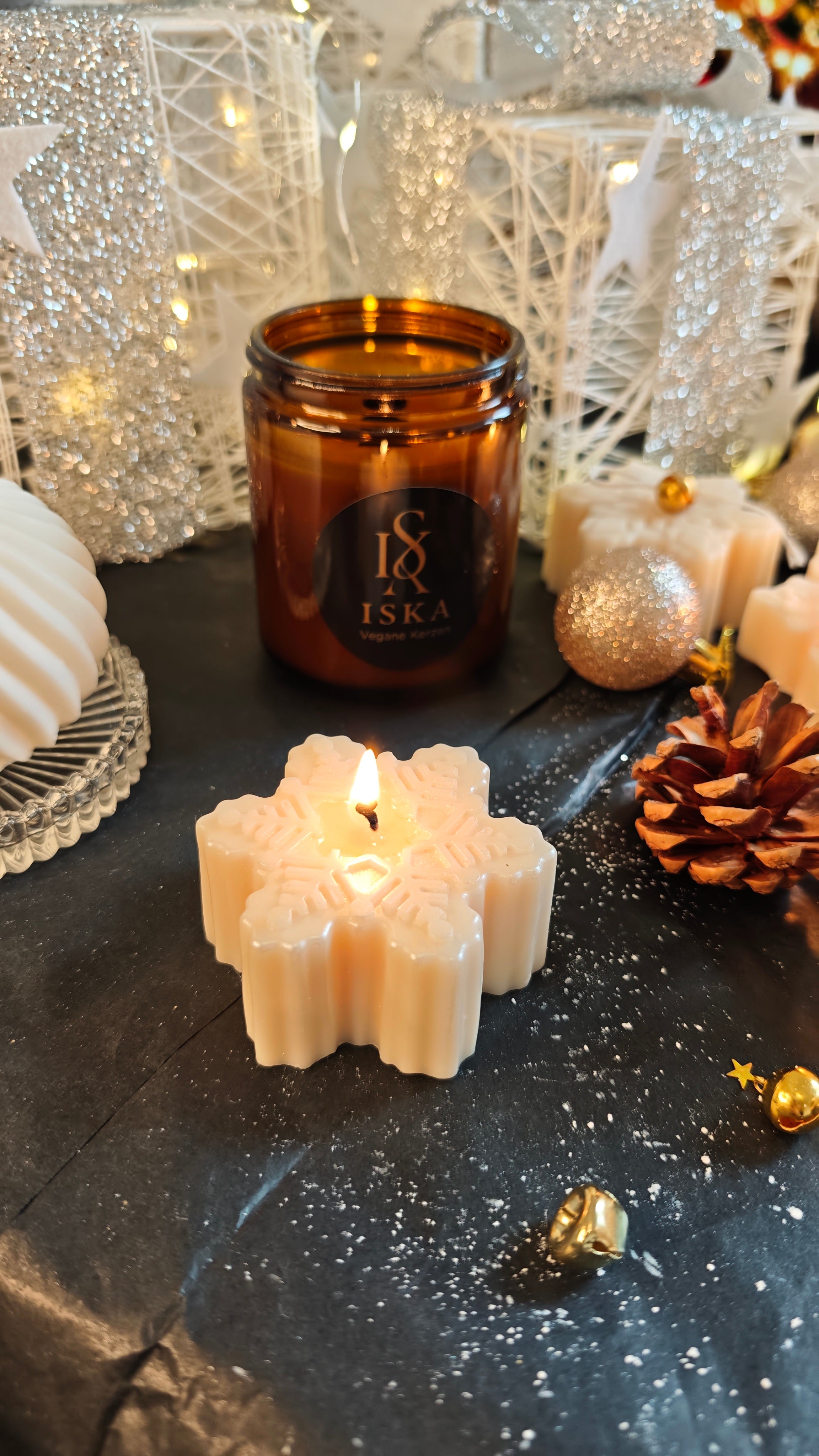 Handgemachte Schneeflocken-Kerze – (vegan & nachhaltig)